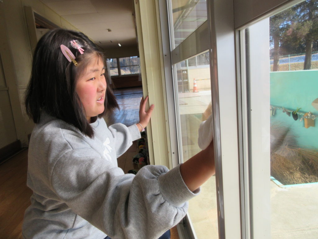 窓が華やかに💓