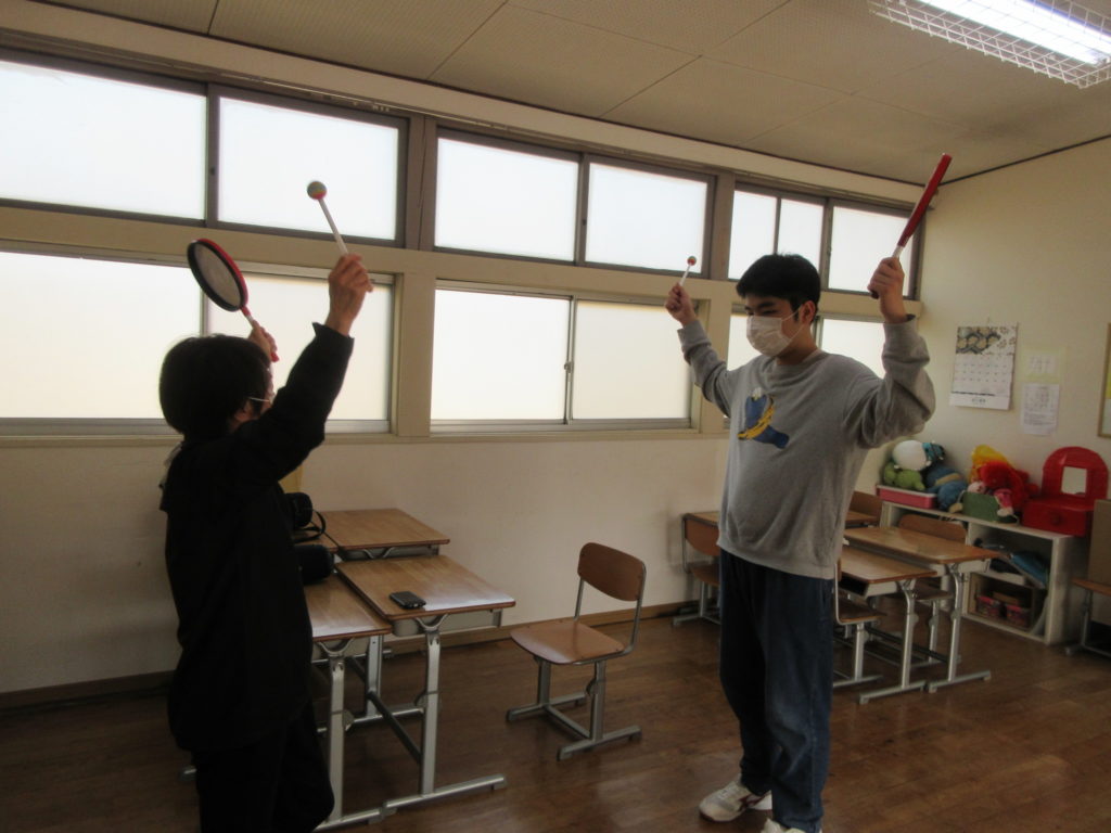 今日は音楽あそびです🎶